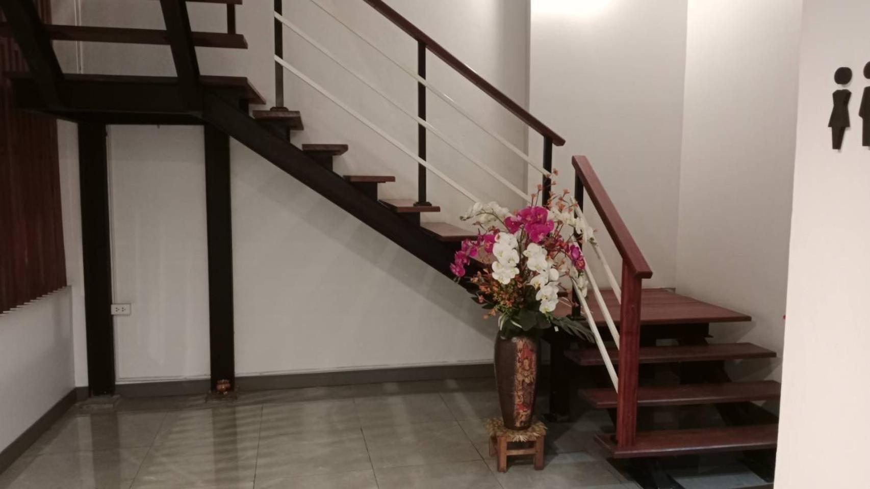 Montana Court Pattaya Apartment Bagian luar foto