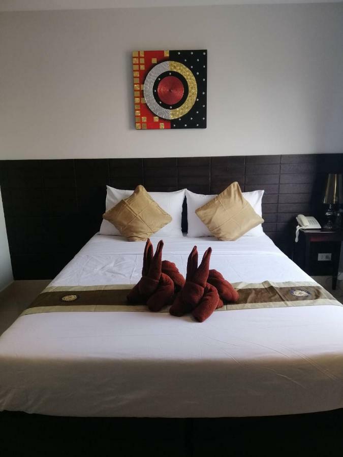 Montana Court Pattaya Apartment Bagian luar foto