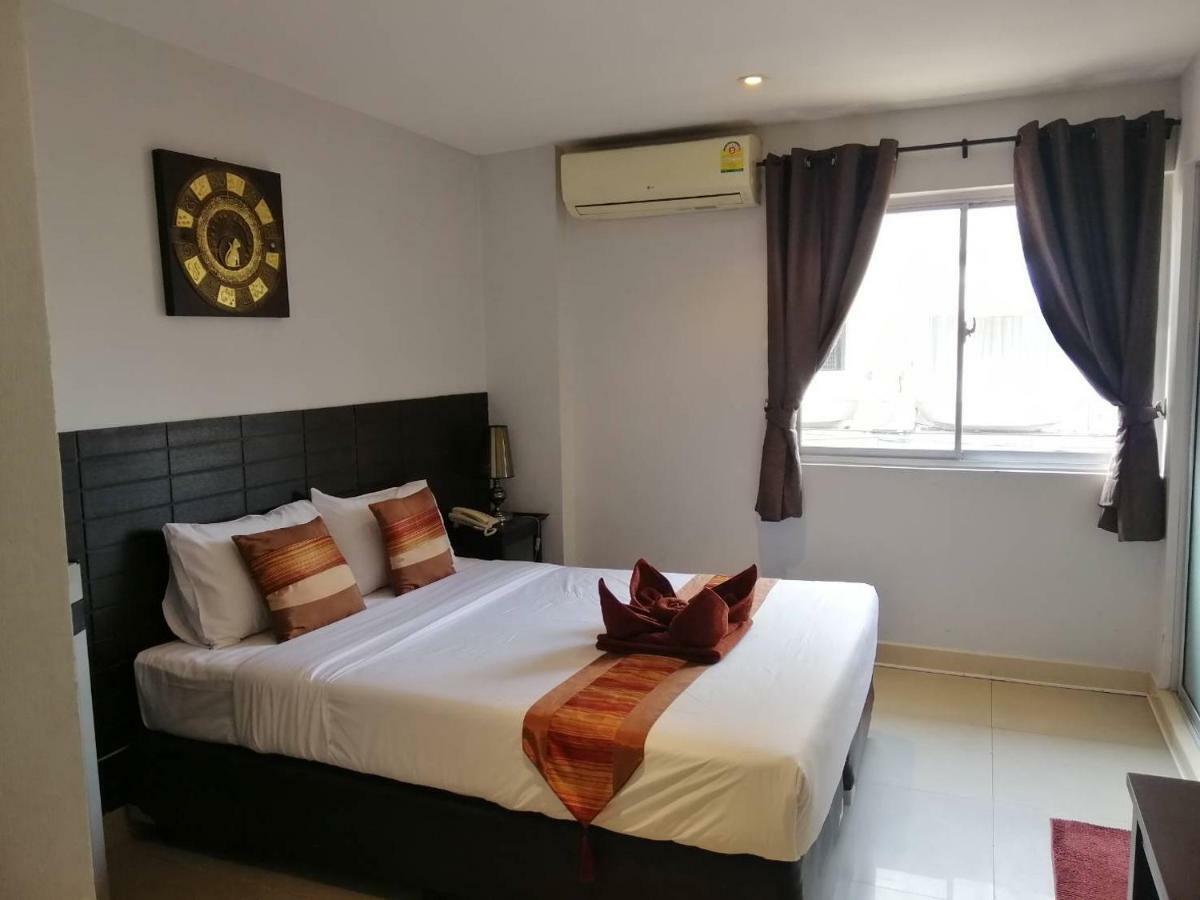 Montana Court Pattaya Apartment Bagian luar foto